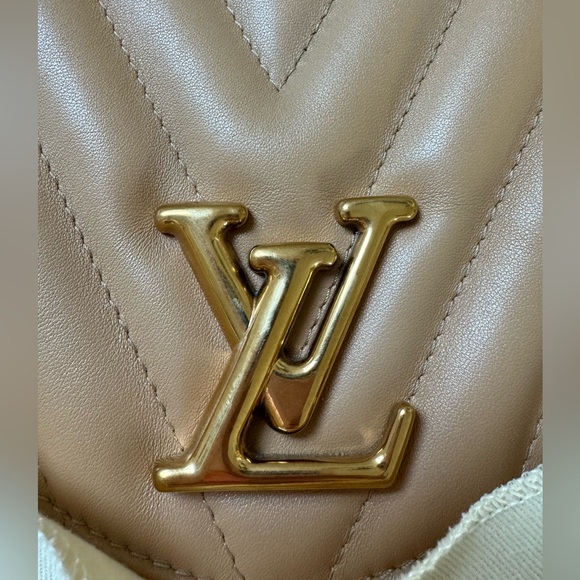 Louis Vuitton new wave chain MM 2022 | tan | like new condition | 100% authentic - Picture 14 of 15